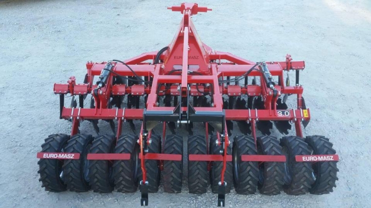 agregat-talerzowy-wal-oponowy-euro-masz-01.jpg