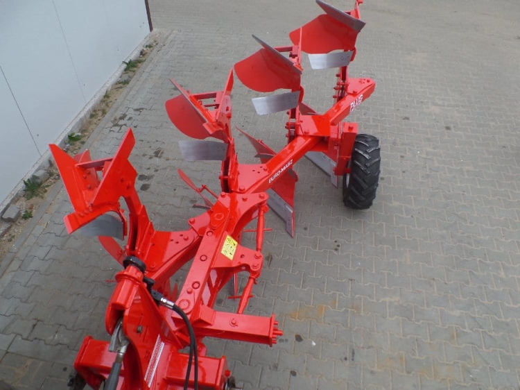 plug-obrotowy-euro-masz-06.jpg