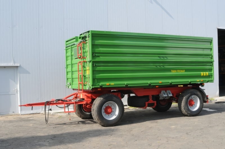 Przyczepa-PRONAR-T680H.jpg