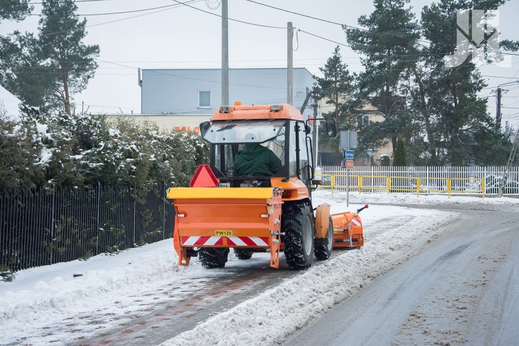 posypywarka_Pronar_pw120_2.jpg
