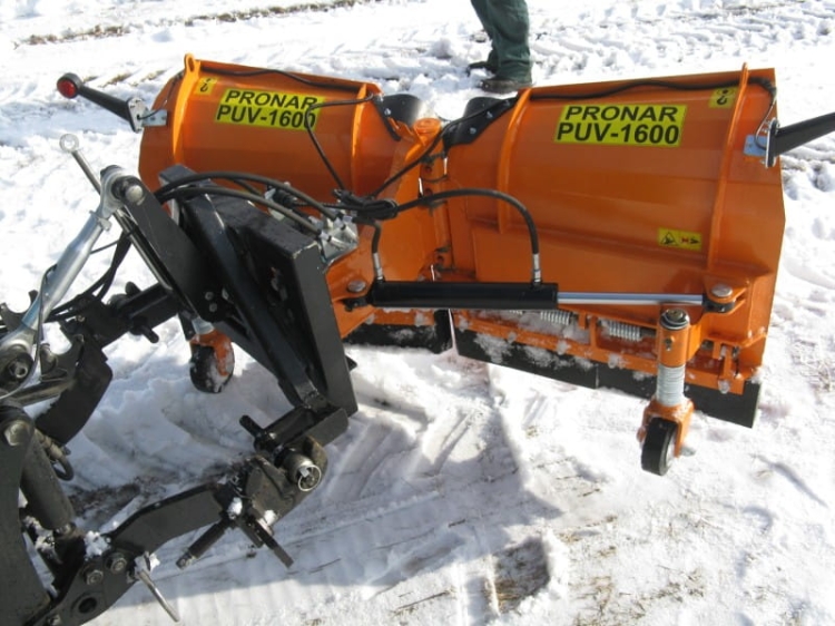 PUV1600-sterowanie-elektrohydrauliczne-–-potrzebna-tylko-jedna-para-wyjść-hydraulicznych.jpg