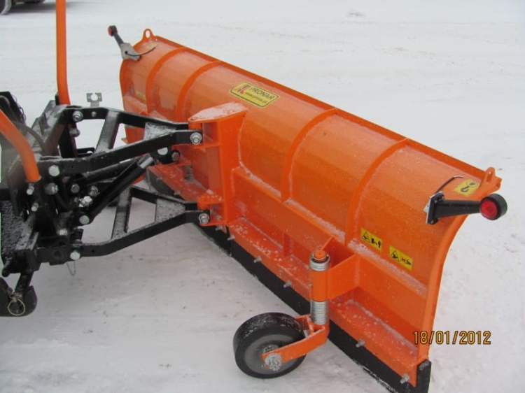 lemiesz-do-sniegu-ekonomiczny-Pronar-PU2200Enr2.jpg