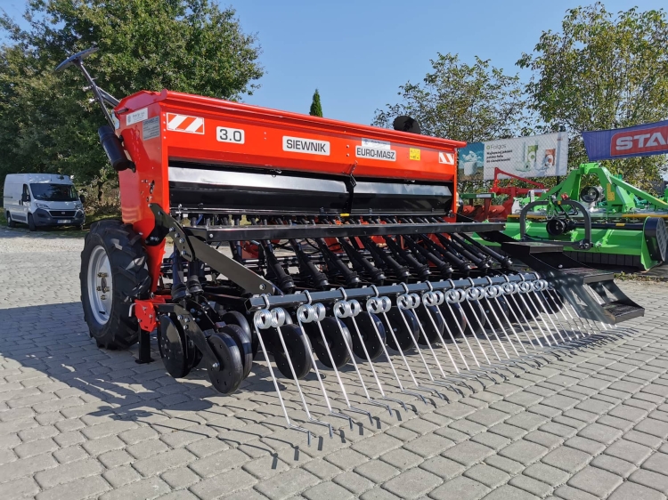 siewnik3m4.jpg